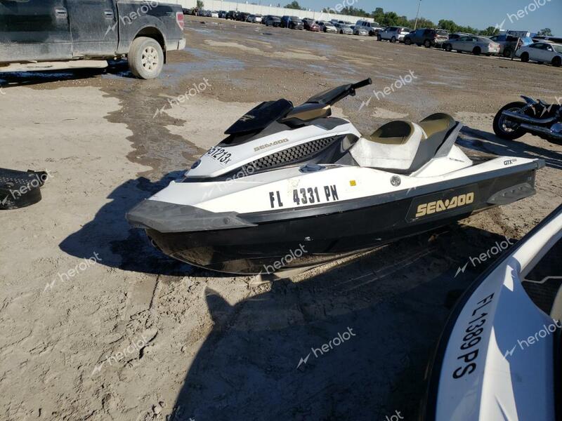 BOMBARDIER JETSKI 2013 two tone    44351213 YDV10824C313 YDV10824C313 photo #3