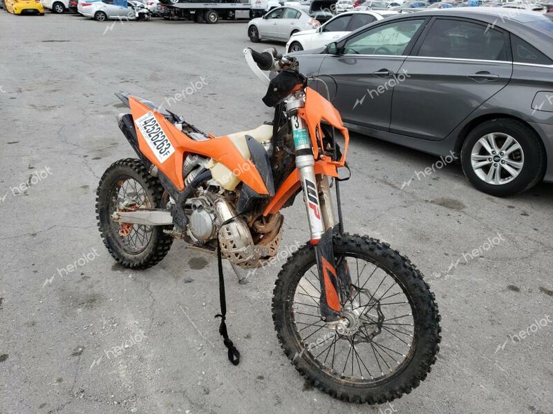 KTM 250 XC-W 2020 orange  x  42526263 VBKXWL236LM278175 VBKXWL236LM278175 photo #1