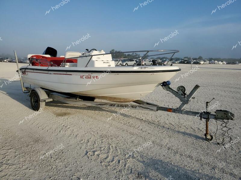 BOST BOAT W TRL 2001 white    44519403 BWCBU020H001 BWCBU020H001 photo #1