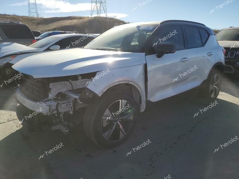 VOLVO XC40 P8 RE 2022 white  electric  70620232 YV4ED3UR8N2687998 YV4ED3UR8N2687998 photo #1