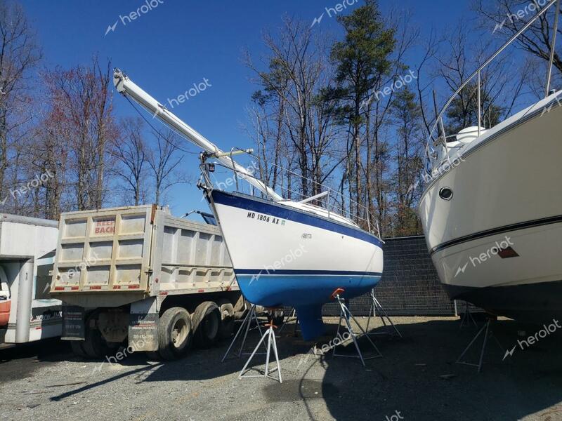 HUNT SAILBOAT 1983 white   HUN71226M83B photo #3