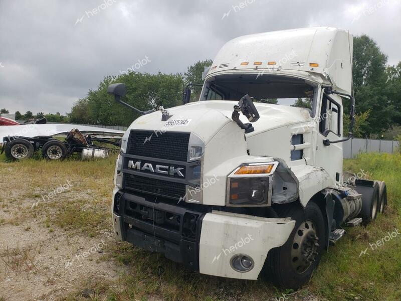 MACK ANTHEM 2020 white  diesel 1M1AN3GY2LM015857 photo #3