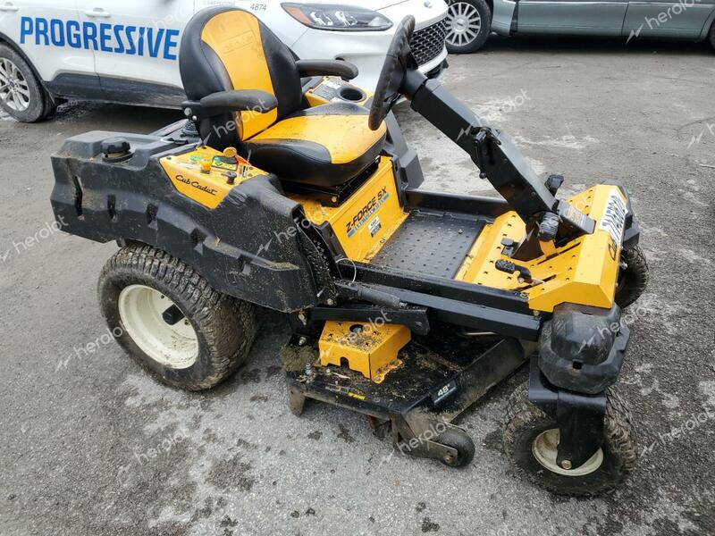 CUB LAWN MOWER 2017 yellow    71453612 1B277H60069 1B277H60069 photo #1