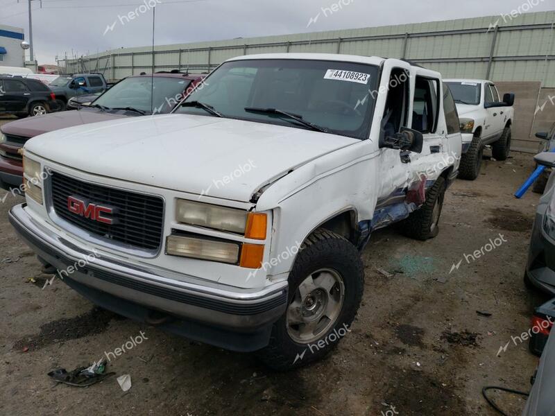 GMC YUKON 1997 white  gas 1GKEK13R7VJ715086 photo #1