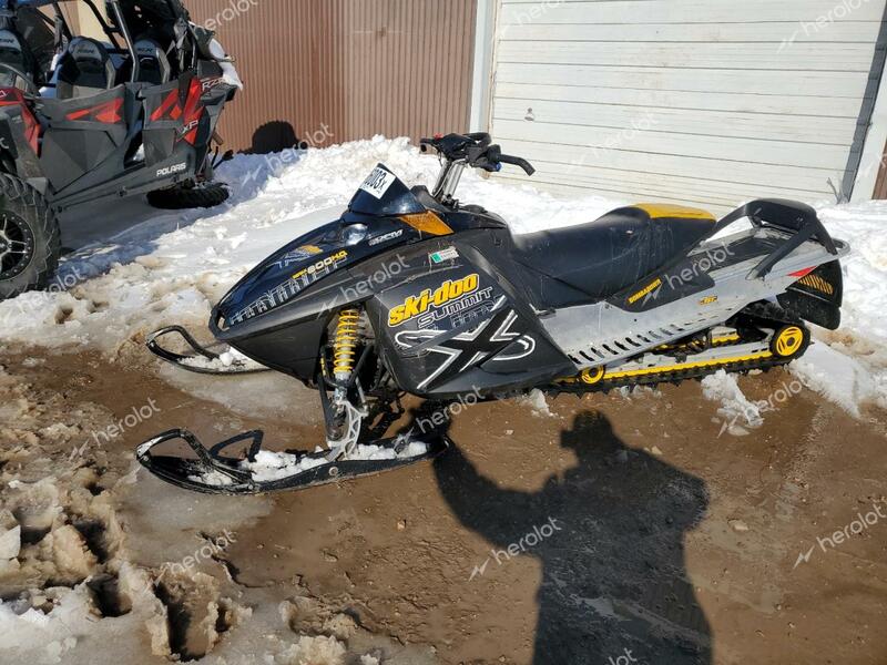 BOMBARDIER SKIDOO 2005 black   2BPSCG5C75V000058 photo #3