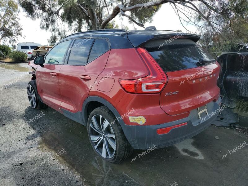 VOLVO XC40 P8 RE 2022 red  electric YV4ED3UR4N2717241 photo #3