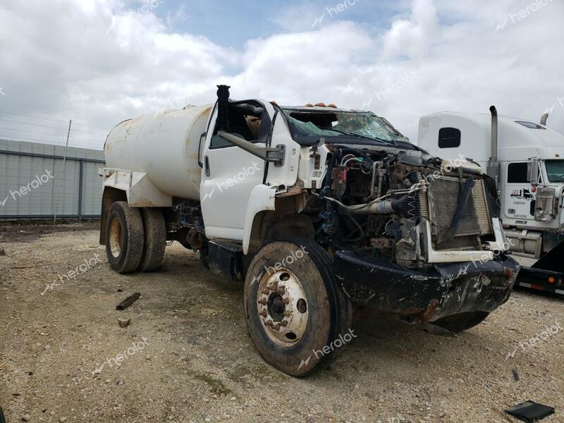 GMC C6500 C6C0 2006 white chassis diesel 1GDJ6C1C36F424626 photo #1