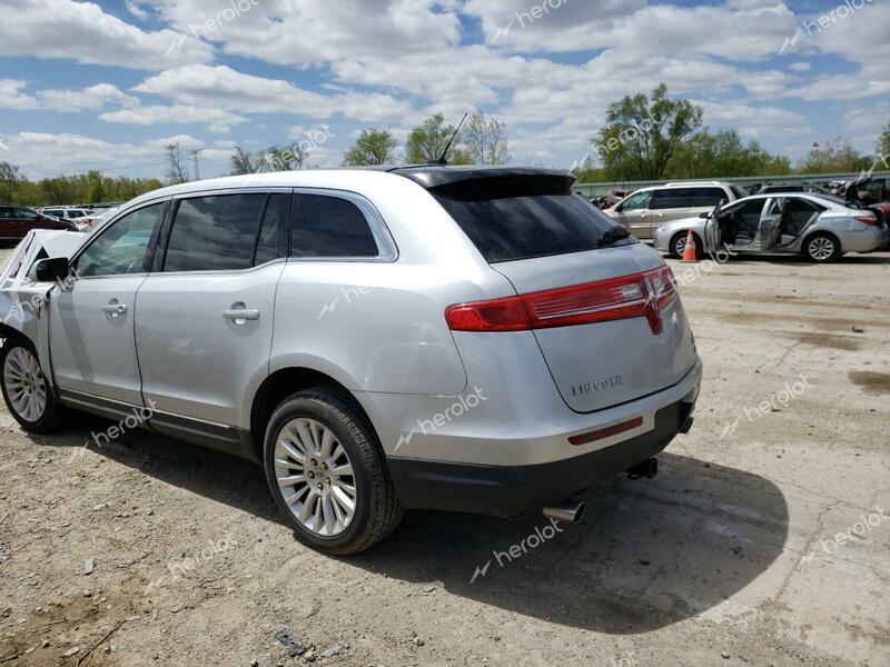 LINCOLN MKT 2010 silver  gas  50269763 2LMHJ5AR2ABJ04306 2LMHJ5AR2ABJ04306 photo #3