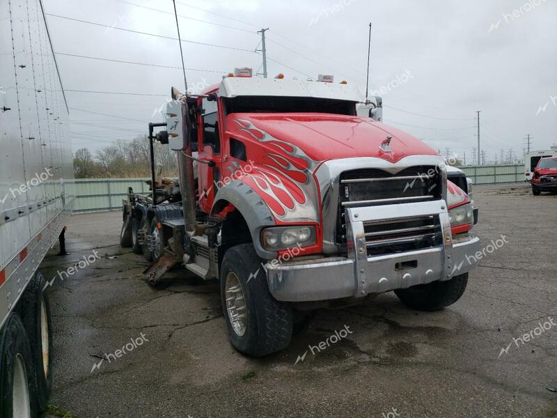 MACK GRANITE 2019 red  diesel 1M2GR4GC5KM001731 photo #1