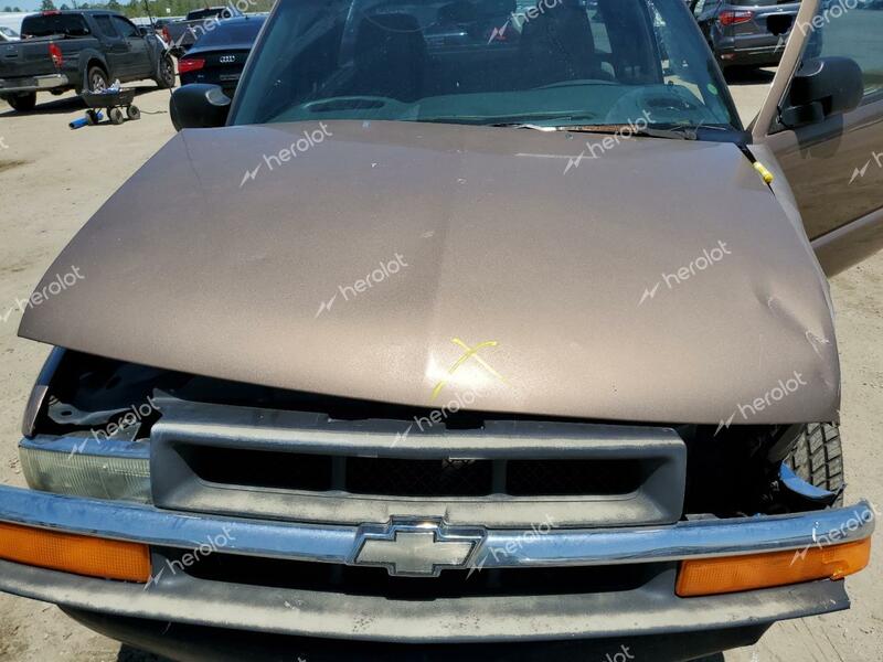 CHEVROLET S TRUCK S1 2002 gold  gas 1GCCS19W228116910 photo #4