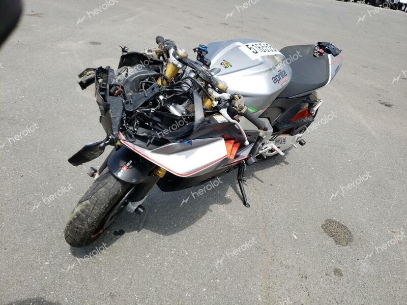 APRILIA RSV4 1100 2021 silver  gas ZD4KYUA06MS000266 photo #3