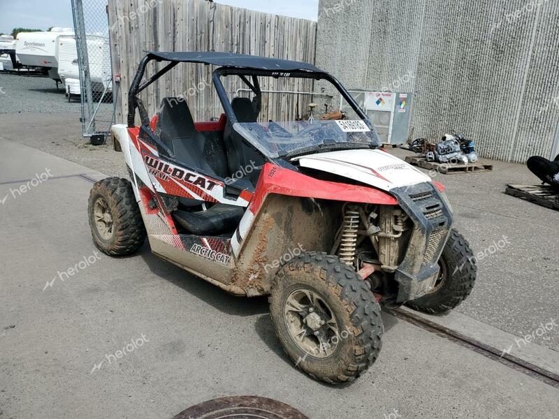 ARCTIC CAT WILDCAT TR 2015 red   4UF15MPV7FT303775 photo #1