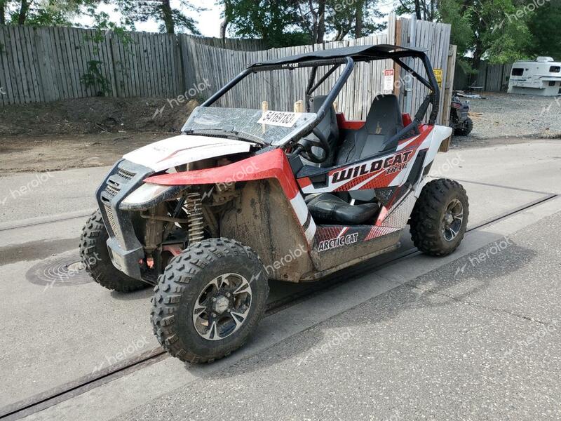 ARCTIC CAT WILDCAT TR 2015 red   4UF15MPV7FT303775 photo #3