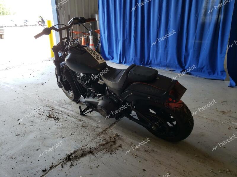 HARLEY-DAVIDSON FXFB FAT B 2018 black  gas 1HD1YKJ16JC031333 photo #4