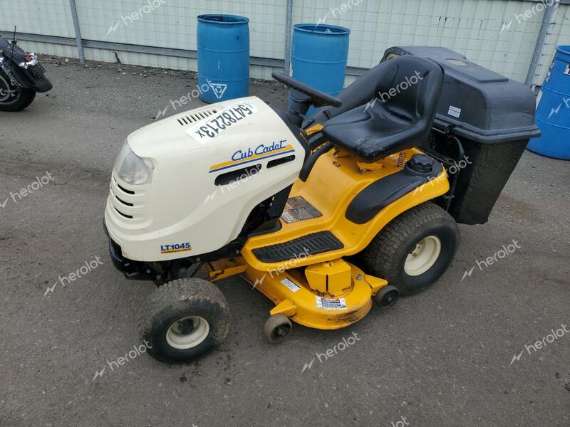 CUB LAWN MOWER 2013 yellow   1C246H10486 photo #3