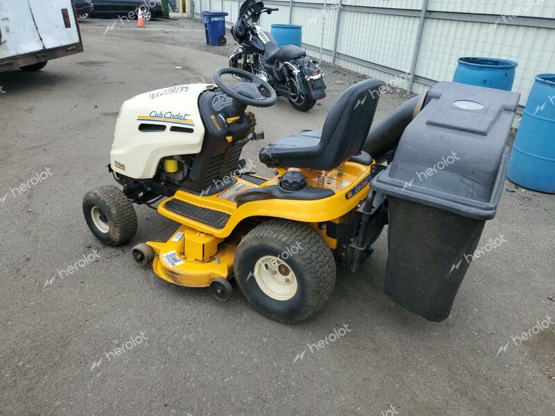 CUB LAWN MOWER 2013 yellow   1C246H10486 photo #4