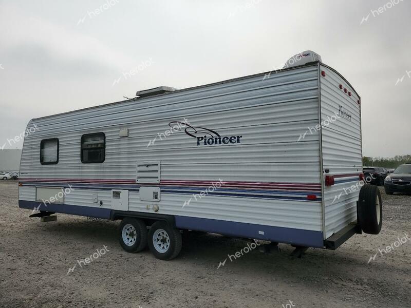 FLEETWOOD PIONEER 2004 white   1EB1T242X46004500 photo #4