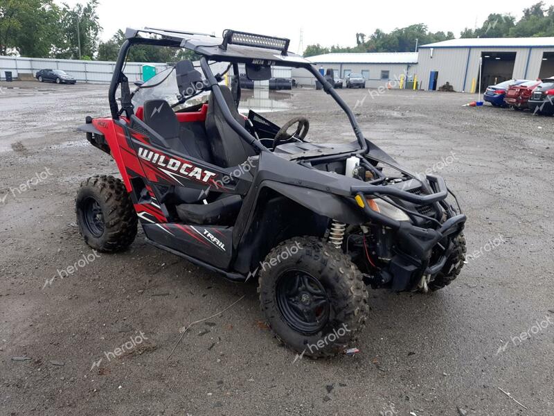 ARCTIC CAT WILDCAT TR 2017 black   4UF17MPV1HT301632 photo #1