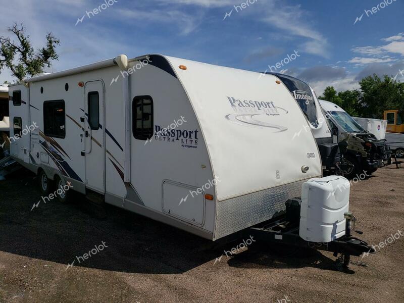 KEYSTONE ULTRALITE 2010 white   4YDT28028AM411659 photo #1