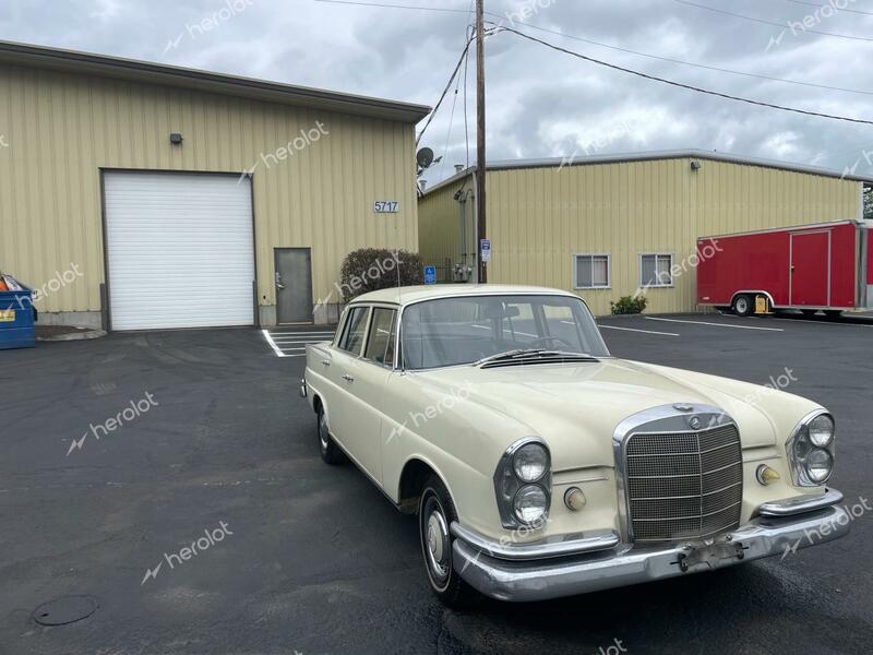 MERCEDES-BENZ 230S 1967 white   11101012093079 photo #1