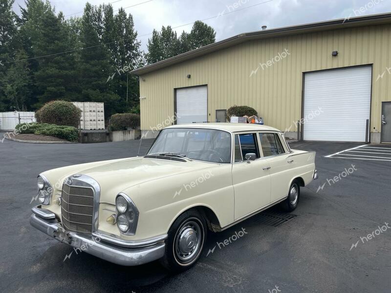 MERCEDES-BENZ 230S 1967 white   11101012093079 photo #3