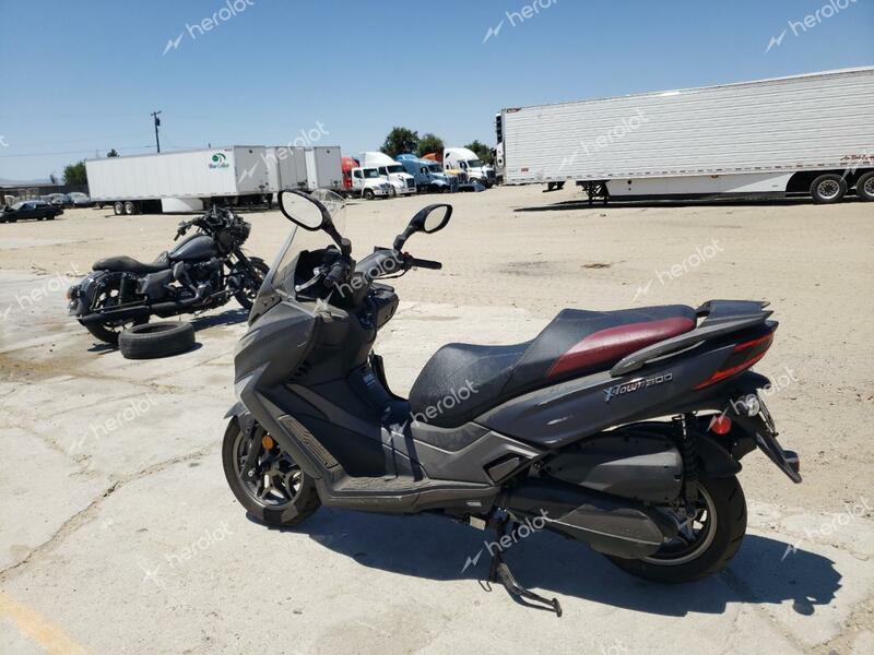 KYMCO USA INC X-TOWN 300 2019 gray  gas LC2W1M246KC100195 photo #4