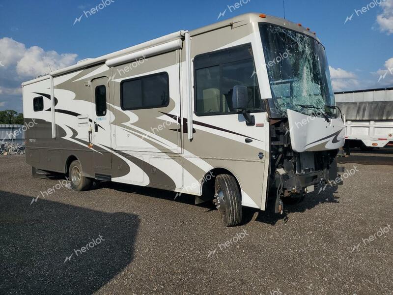 WINNEBAGO ITASCA 2013 two tone  gas 1F65F5DY1D0A00616 photo #1