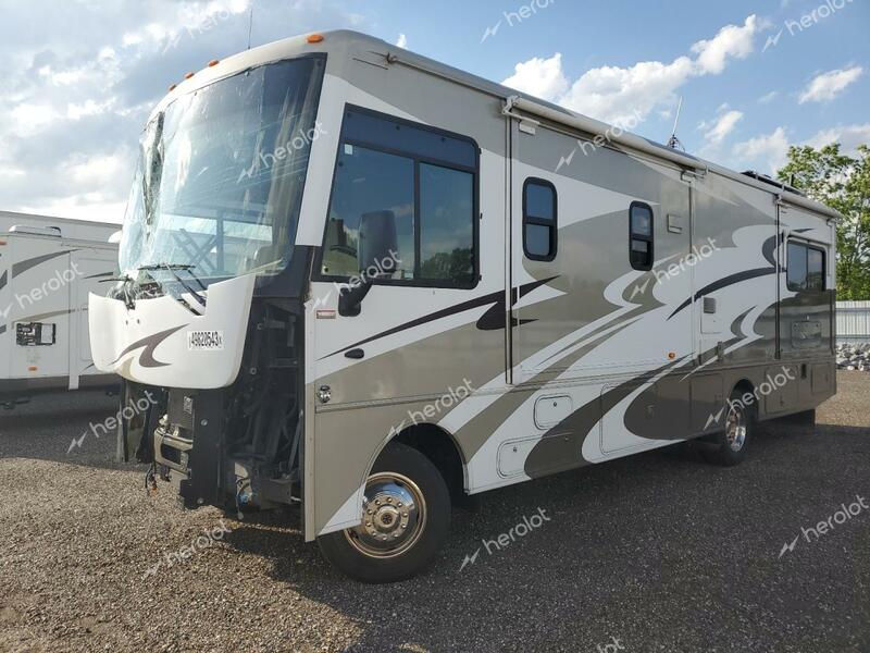 WINNEBAGO ITASCA 2013 two tone  gas 1F65F5DY1D0A00616 photo #3