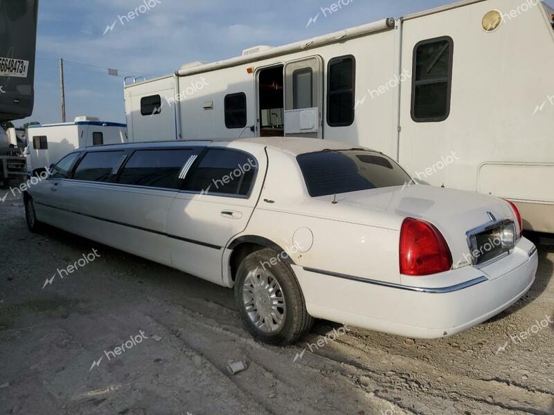 LINCOLN TOWN CAR E 2005 white limousin gas 1L1FM88W75Y646082 photo #3