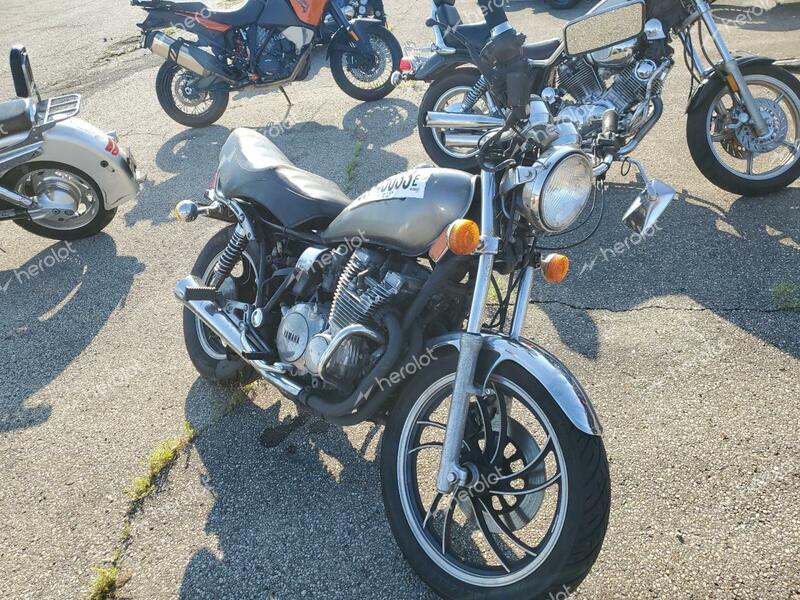 YAMAHA XJ650 1981 gray road/str gas JYA4H7000BA115600 photo #3