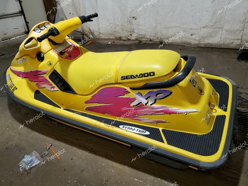 BOMBARDIER SEADOO XP 1996 yellow   ZZN76280B696 photo #4