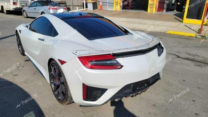 ACURA NSX 2017 white  hybrid engine 19UNC1B0XHY000912 photo #4