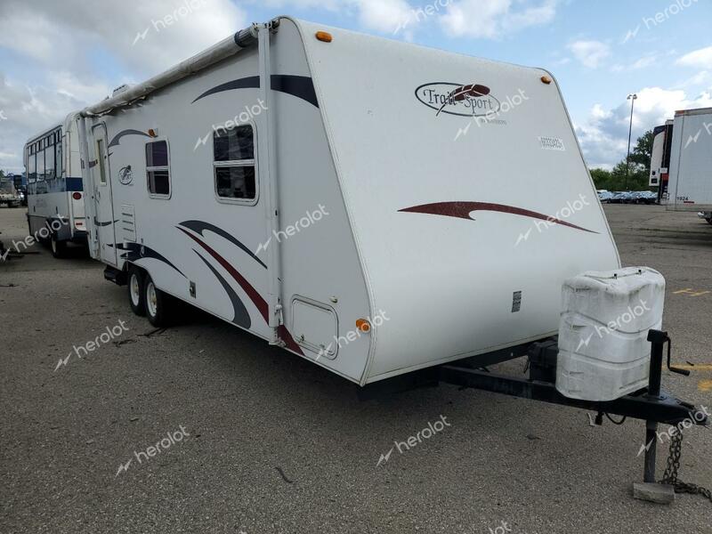 RVIS TRAILER 2009 white   4WYT34K2191216320 photo #1