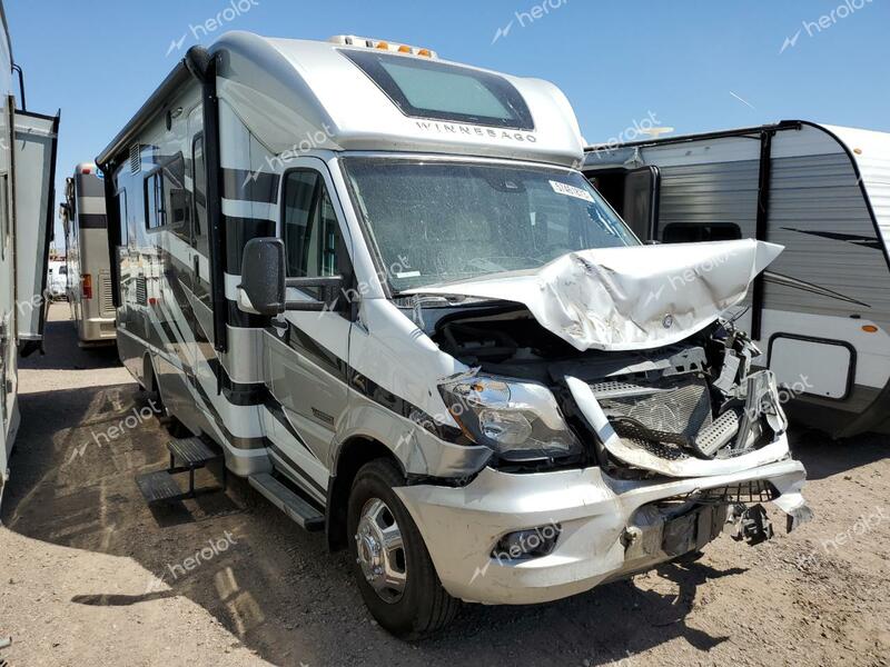 WINNEBAGO ITASCA 2016 two tone  diesel WDAPF4CC4G9638299 photo #1