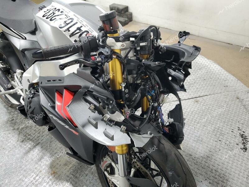 APRILIA RSV4 1100 2022 two tone  gas ZD4KYUA00NS000328 photo #4