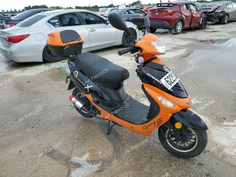 YNGF SCOOTER 2020 orange   LL0TCAPHXLG004922 photo #1