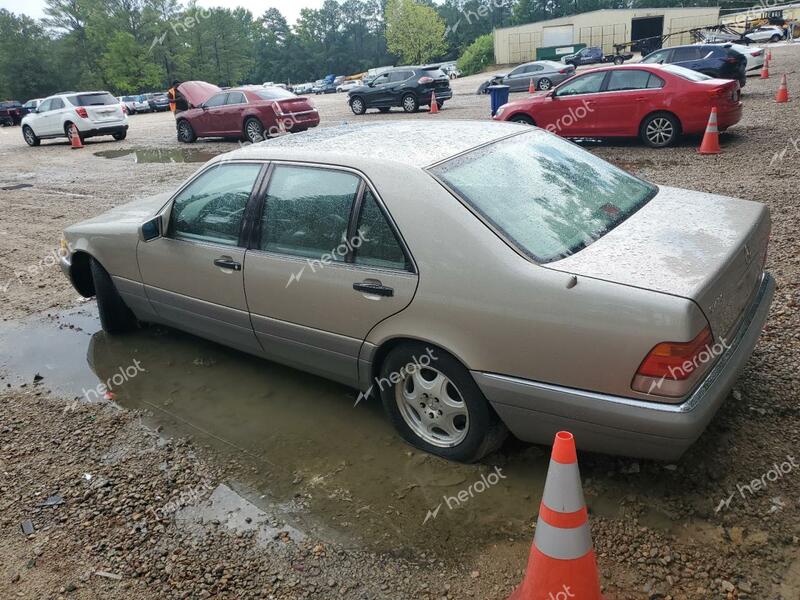 MERCEDES-BENZ 420-CLASS 1996 beige  gas WDBGA43E8TA310999 photo #3