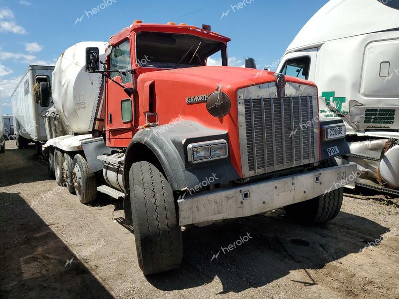 KENWORTH CONSTRUCTI 2005 red conventi diesel 1NKWL00X75R075066 photo #1