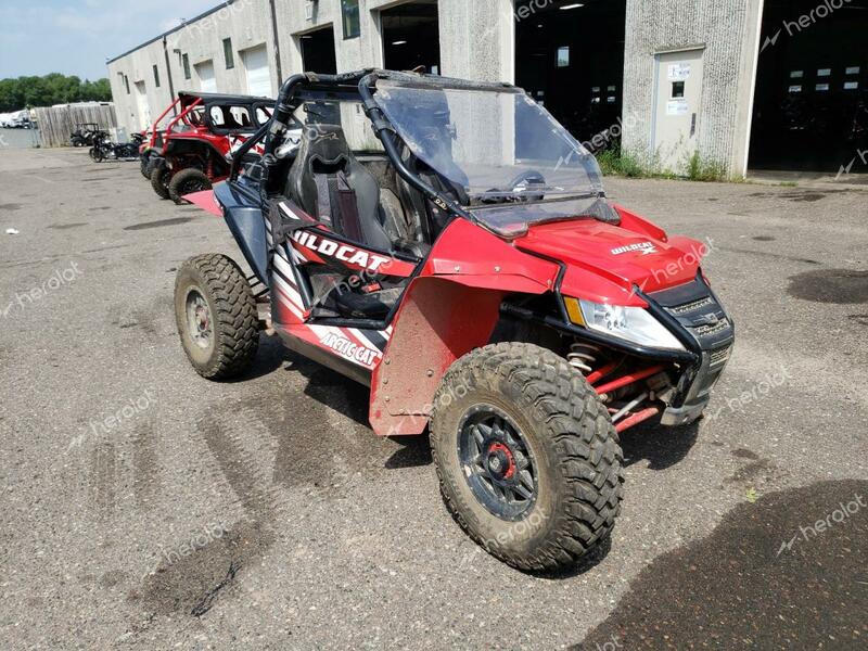 ARCTIC CAT WILDCAT 2016 red   4UF16MPV5GT304485 photo #1