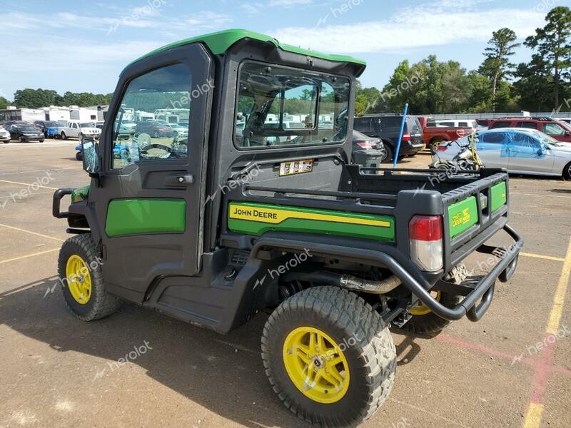 JOHN DEERE GATOR 4X4 2022 green   1M0835RAVNM052219 photo #4