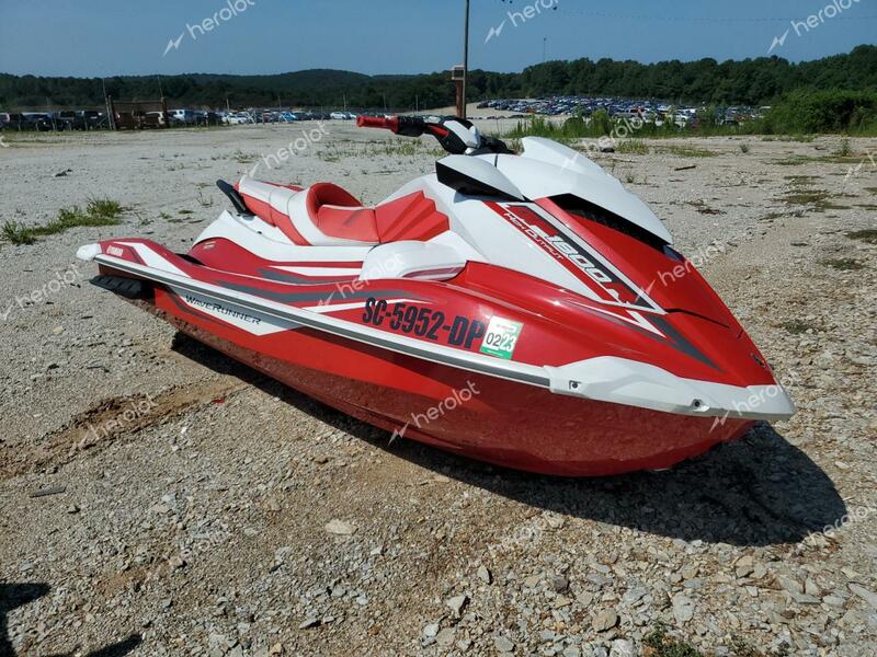 YAMAHA WAVERUNNE 2021 red   YAMA0763L021 photo #1