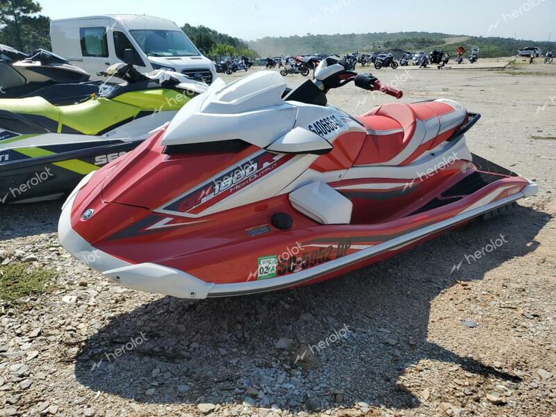 YAMAHA WAVERUNNE 2021 red   YAMA0763L021 photo #3