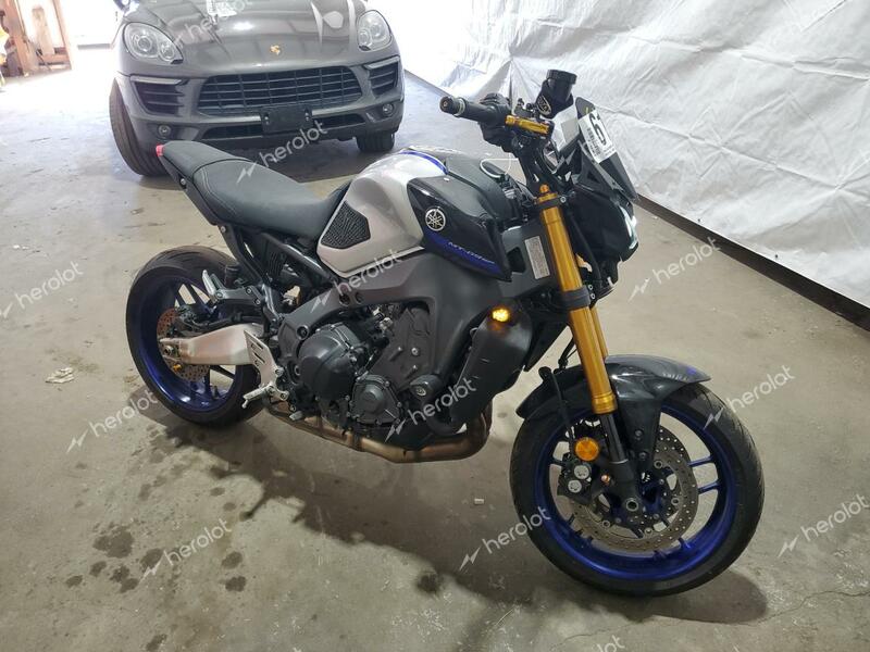 YAMAHA MT09 D 2022 black  gas JYARN72E9NA000649 photo #1