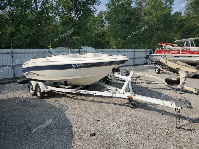 LARS BOAT W/TRL 1997 two tone   LAR48477A797 photo #1