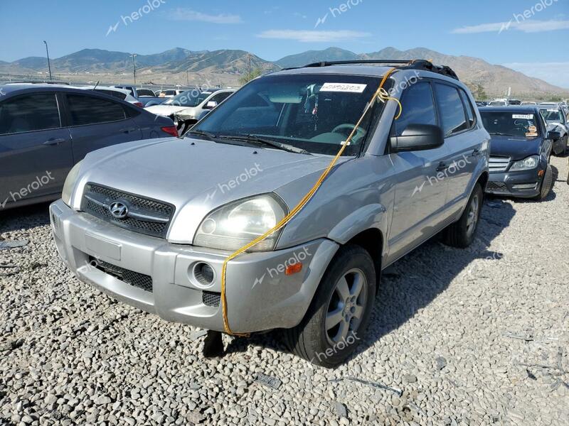 HYUNDAI TUCSON 2005 silver  gas KM8JM12BX5U211554 photo #1