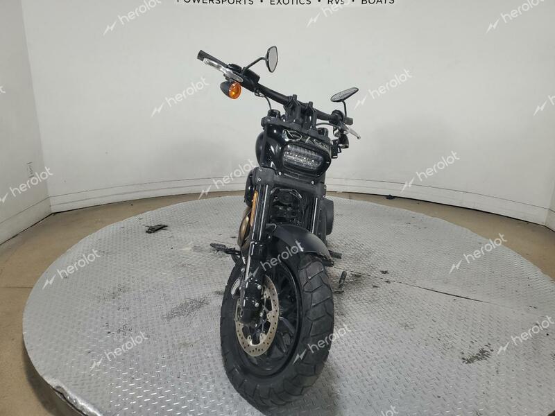 HARLEY-DAVIDSON FXFB FAT B 2018 black  gas 1HD1YKJ10JC026855 photo #3