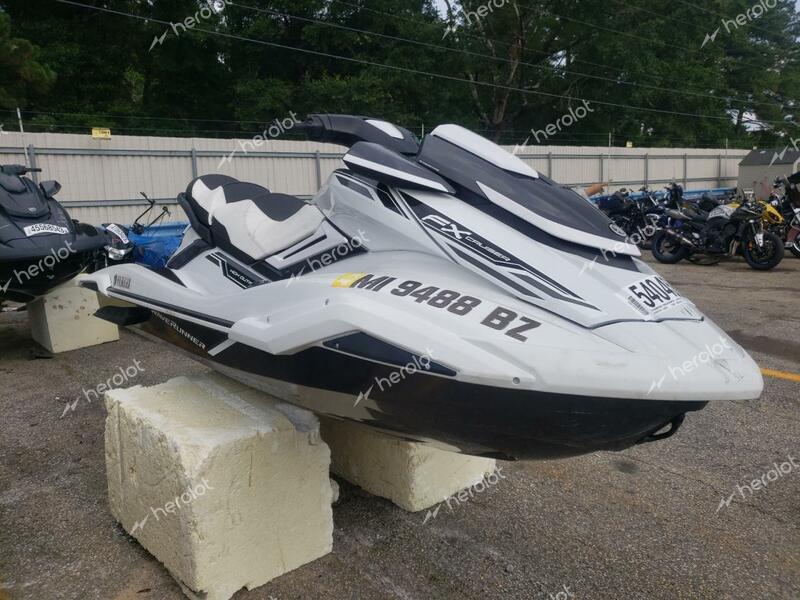 MAHINDRA AND MAHINDRA VX CRUISER 2019 white   YAMA4154K819 photo #1