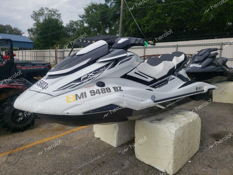 MAHINDRA AND MAHINDRA VX CRUISER 2019 white   YAMA4154K819 photo #3