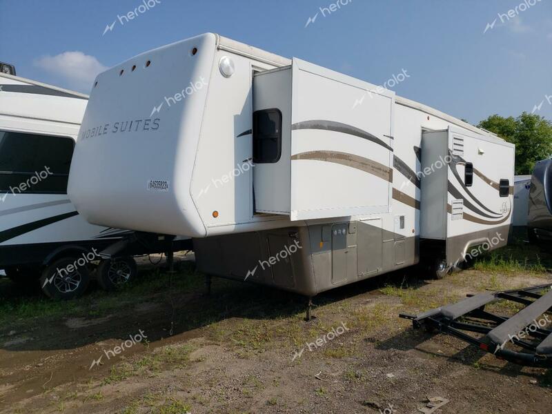 OTHR RV 2005 white   5KEFA362X51002178 photo #3