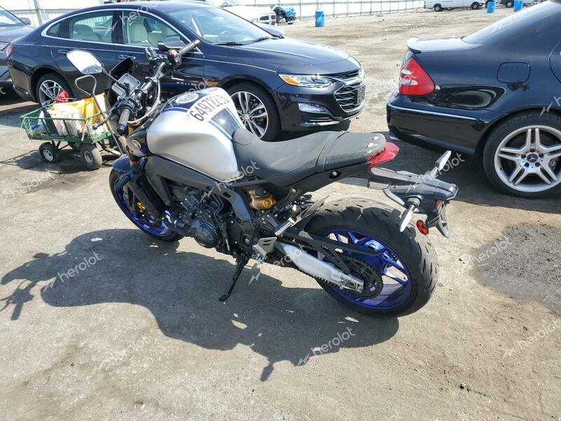 YAMAHA MT09 D 2022 two tone  gas JYARN72E3NA000727 photo #4